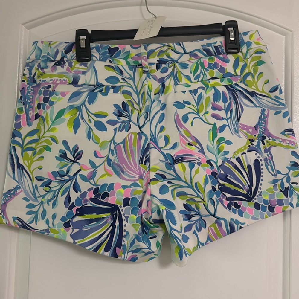 โ๏ธ๐ธNWT LILLY PULITZER CALLAHAN STRETCH SHORTS IN SHELL BEACH ๐๏ธ ๐ธ - Picture 3 of 4